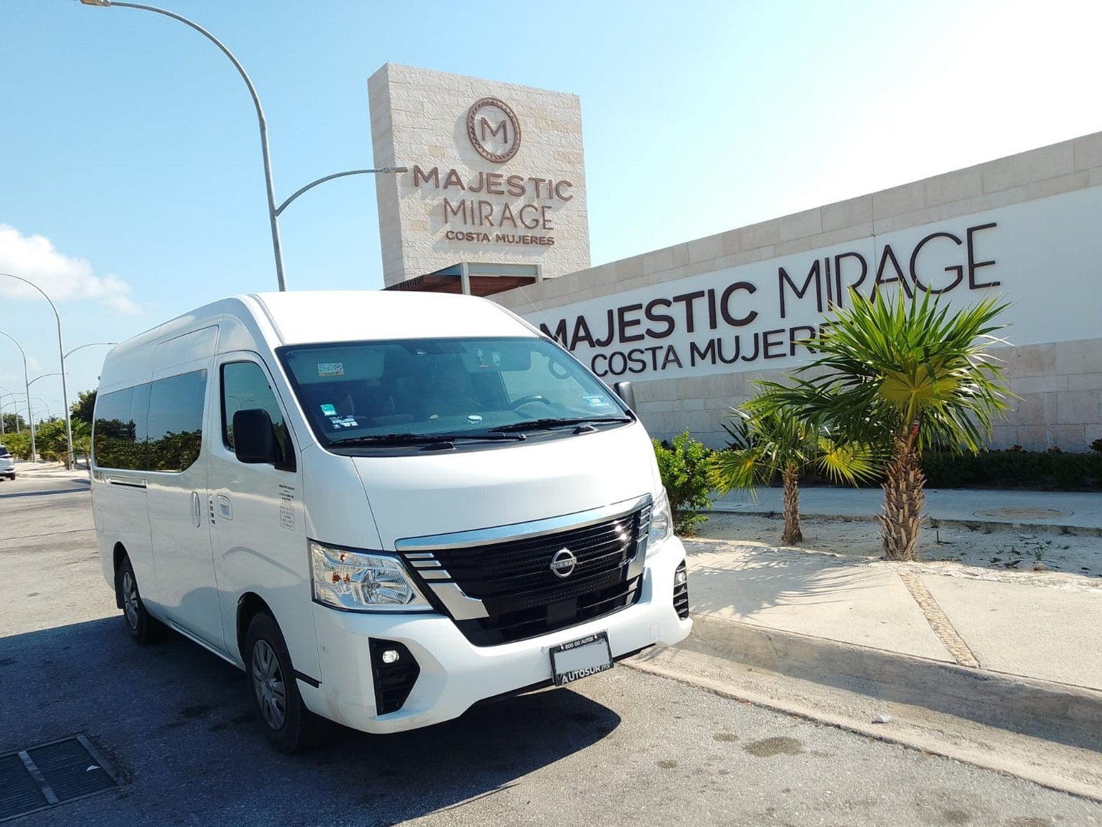 Private Toyota passenger van in Cancun