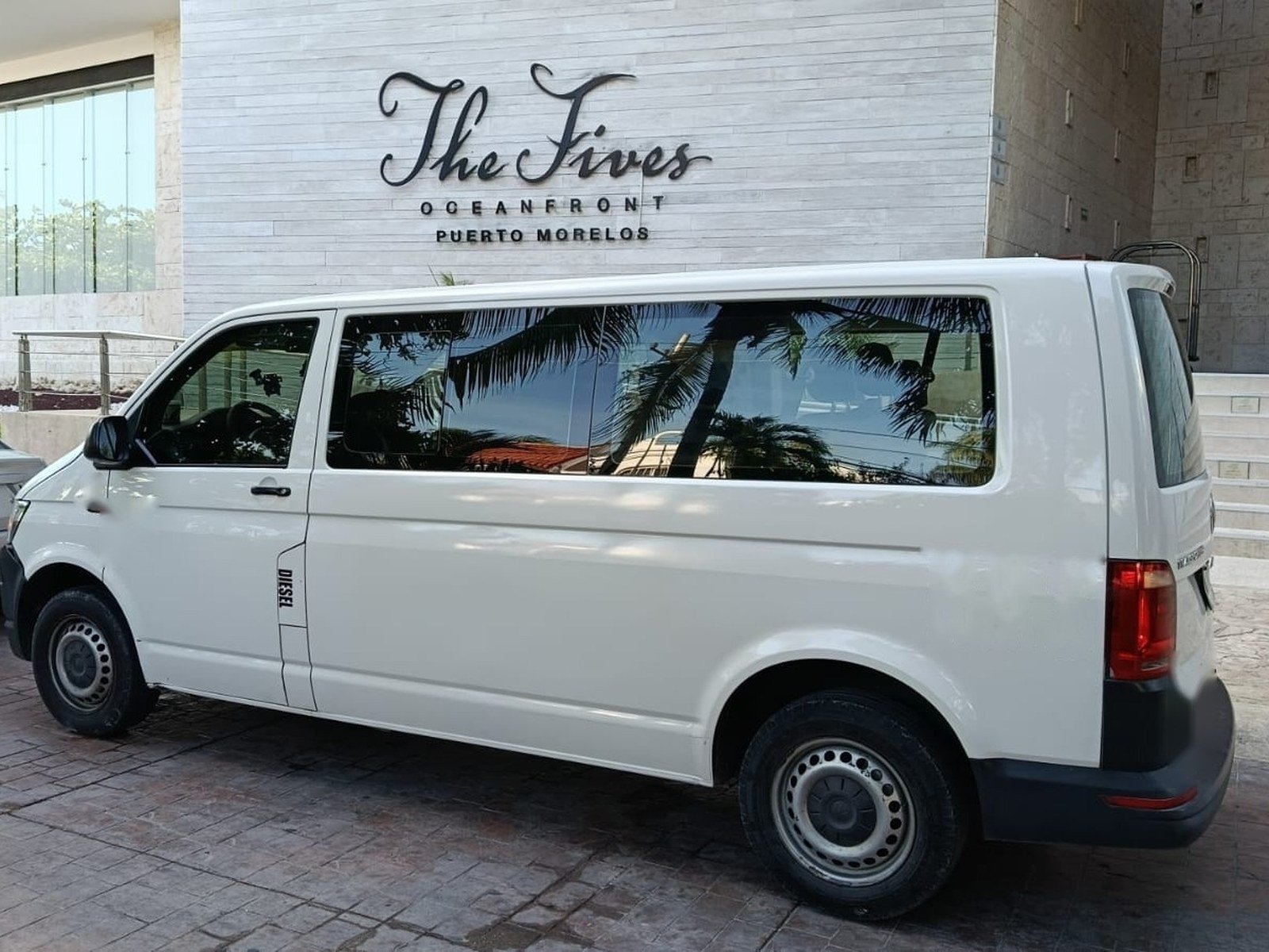 Private Volkswagen Transporter in Cancun